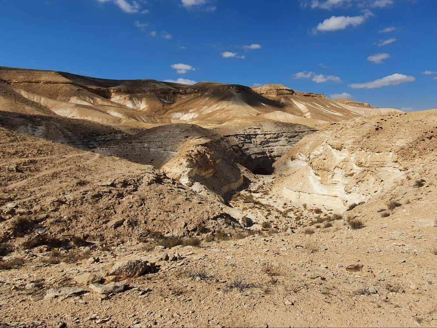 מנהרות נחש צמא